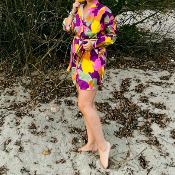 Colourful Dress abstract - Picture 1 of 4